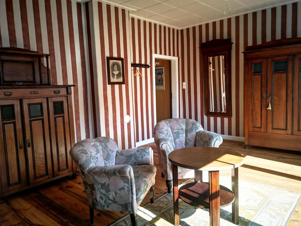 Bed and Breakfast Am Lindenplatz Crinitz Zimmer foto